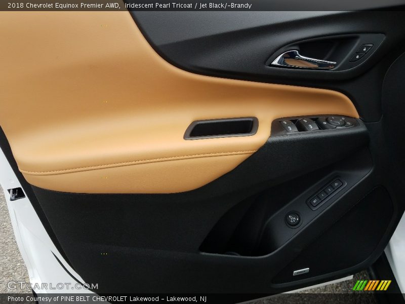 Iridescent Pearl Tricoat / Jet Black/­Brandy 2018 Chevrolet Equinox Premier AWD