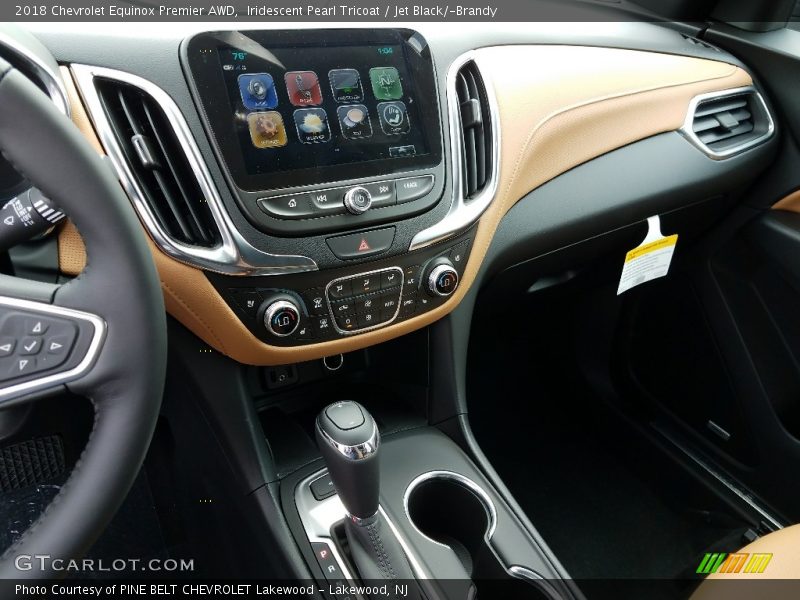 Iridescent Pearl Tricoat / Jet Black/­Brandy 2018 Chevrolet Equinox Premier AWD