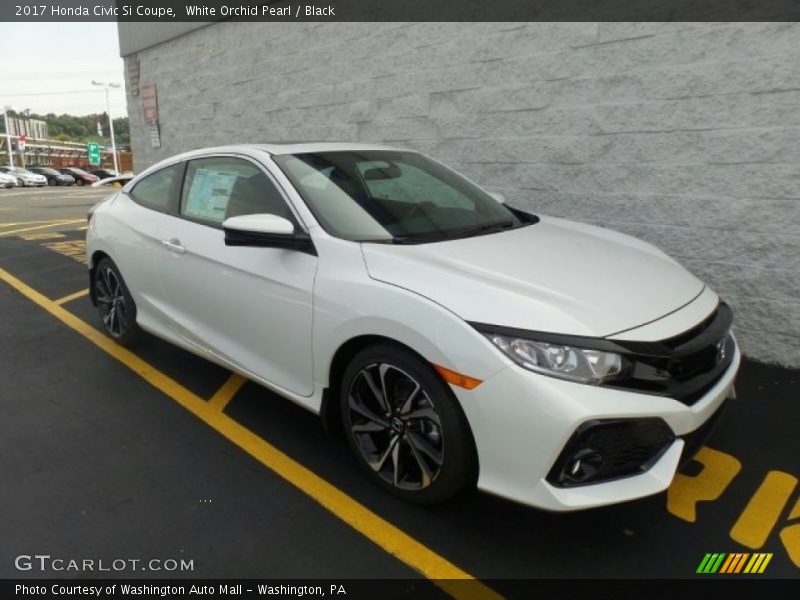 Front 3/4 View of 2017 Civic Si Coupe