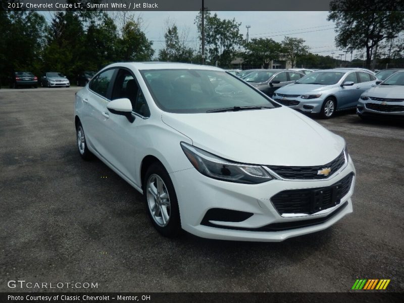 Summit White / Jet Black 2017 Chevrolet Cruze LT