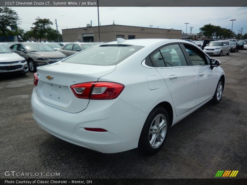 Summit White / Jet Black 2017 Chevrolet Cruze LT