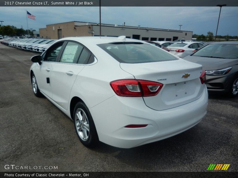 Summit White / Jet Black 2017 Chevrolet Cruze LT