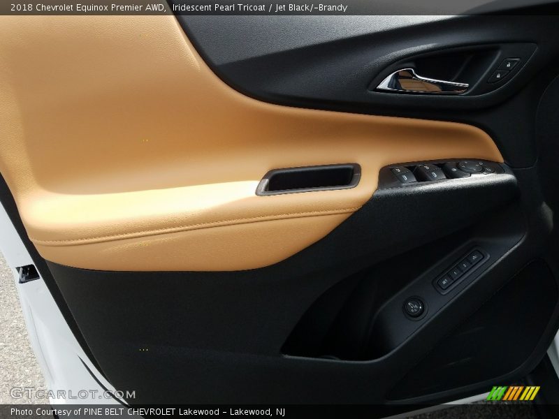 Iridescent Pearl Tricoat / Jet Black/­Brandy 2018 Chevrolet Equinox Premier AWD