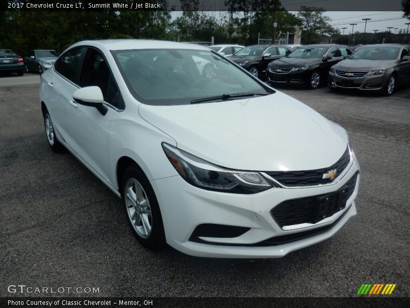 Summit White / Jet Black 2017 Chevrolet Cruze LT