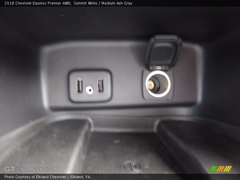 Summit White / Medium Ash Gray 2018 Chevrolet Equinox Premier AWD