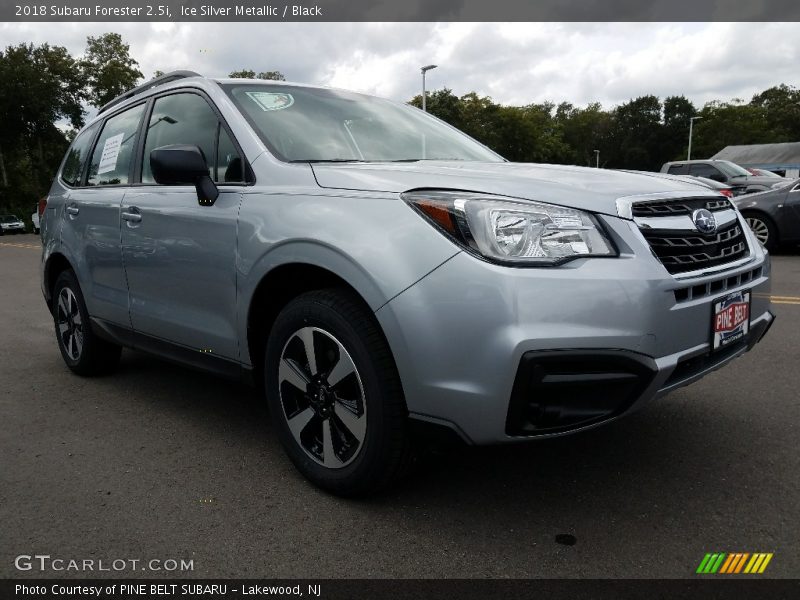Ice Silver Metallic / Black 2018 Subaru Forester 2.5i