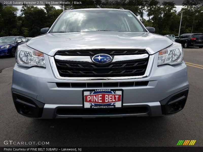 Ice Silver Metallic / Black 2018 Subaru Forester 2.5i