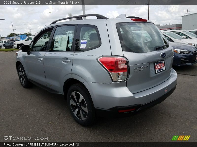 Ice Silver Metallic / Black 2018 Subaru Forester 2.5i