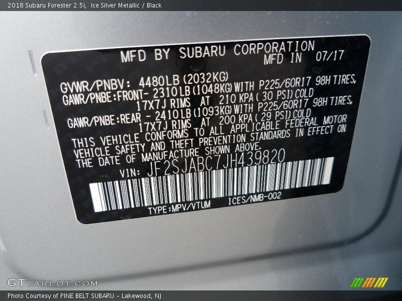 Ice Silver Metallic / Black 2018 Subaru Forester 2.5i