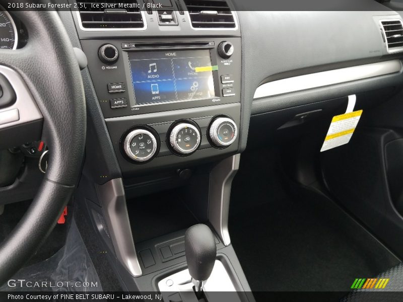 Ice Silver Metallic / Black 2018 Subaru Forester 2.5i