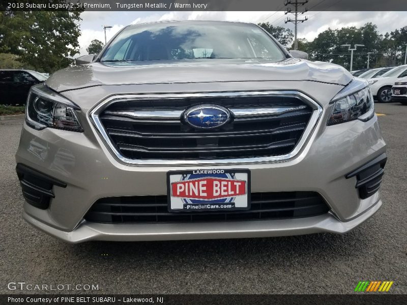 Tungsten Metallic / Warm Ivory 2018 Subaru Legacy 2.5i Premium