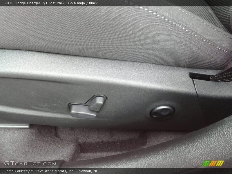 Go Mango / Black 2018 Dodge Charger R/T Scat Pack