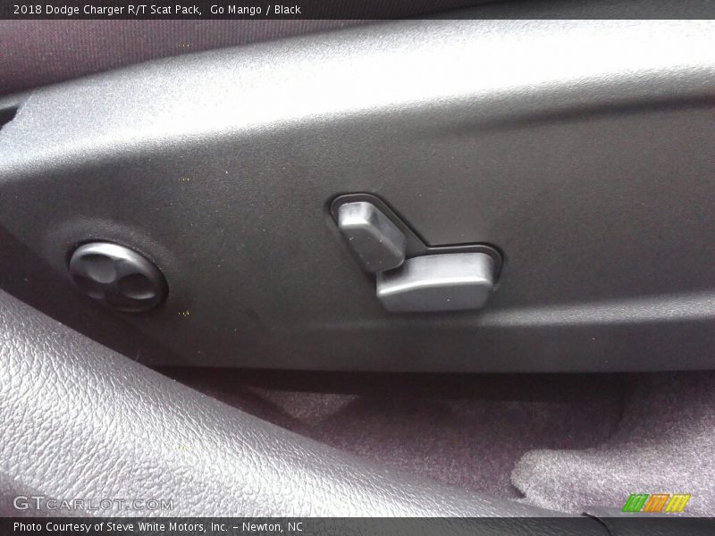 Go Mango / Black 2018 Dodge Charger R/T Scat Pack