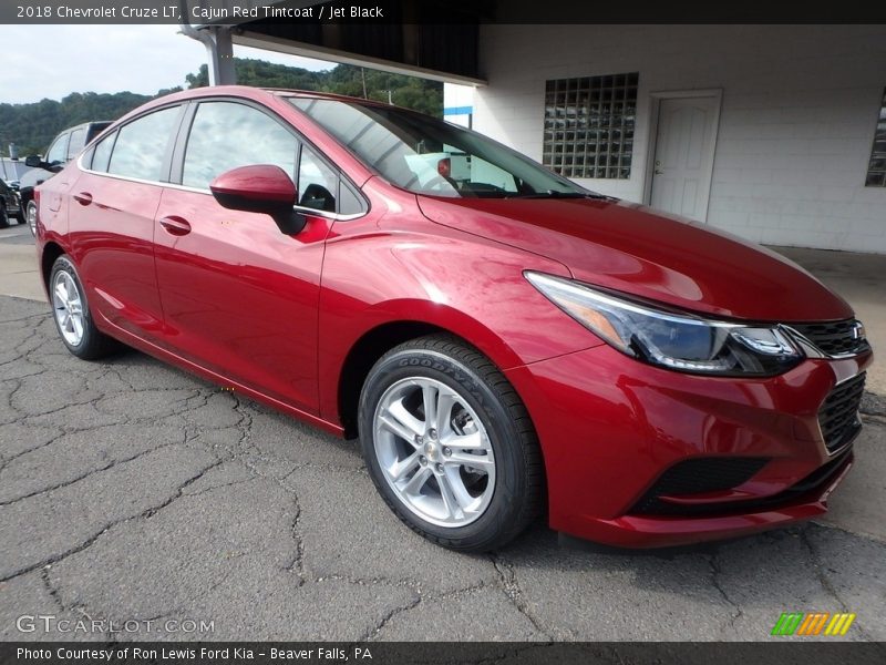 Front 3/4 View of 2018 Cruze LT
