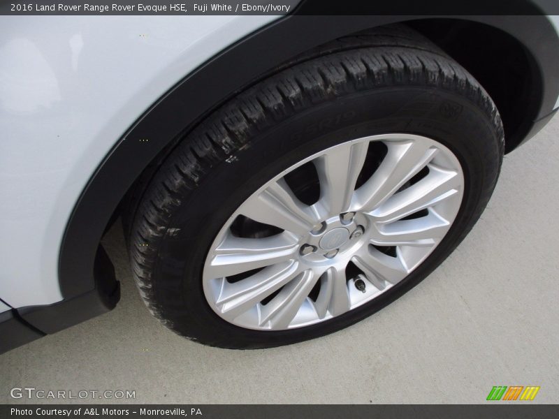 Fuji White / Ebony/Ivory 2016 Land Rover Range Rover Evoque HSE