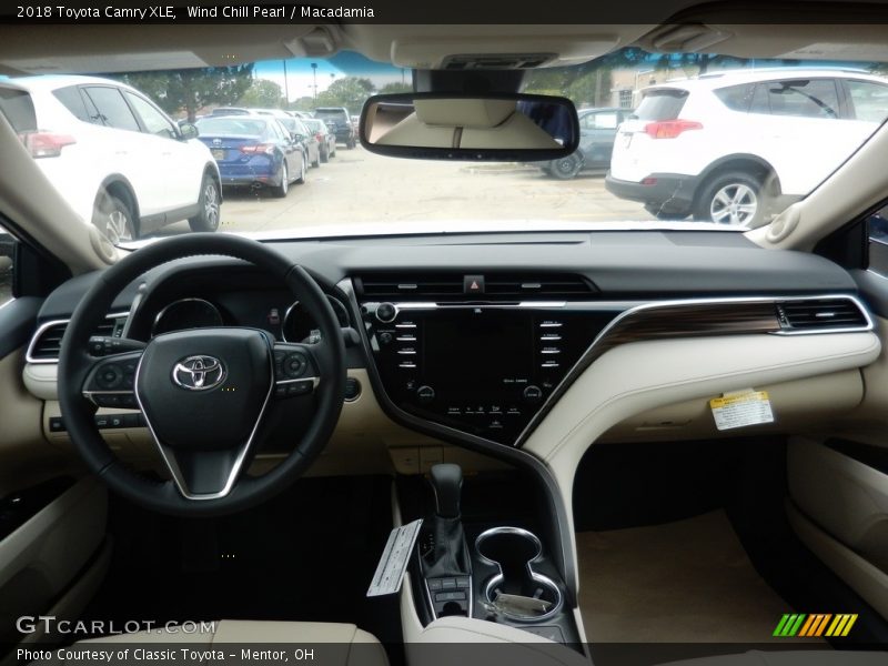 Wind Chill Pearl / Macadamia 2018 Toyota Camry XLE