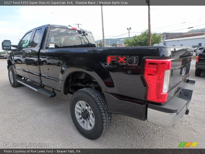 Shadow Black / Medium Earth Gray 2017 Ford F350 Super Duty XL SuperCab 4x4