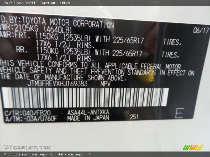Super White / Black 2017 Toyota RAV4 LE