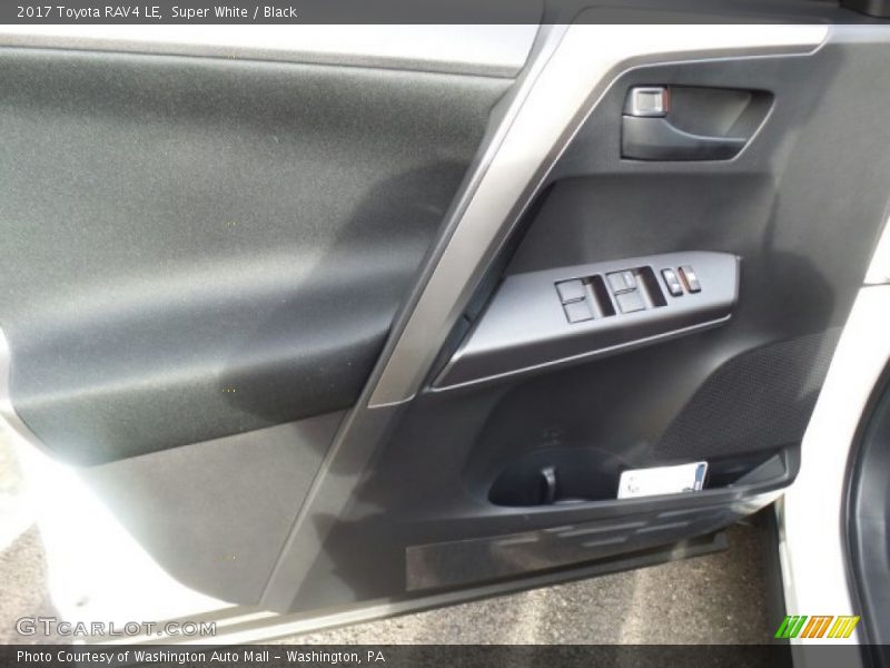 Super White / Black 2017 Toyota RAV4 LE