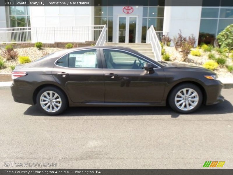 Brownstone / Macadamia 2018 Toyota Camry LE