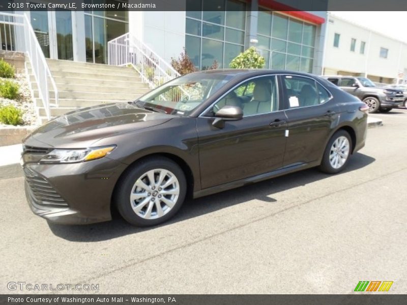 Brownstone / Macadamia 2018 Toyota Camry LE