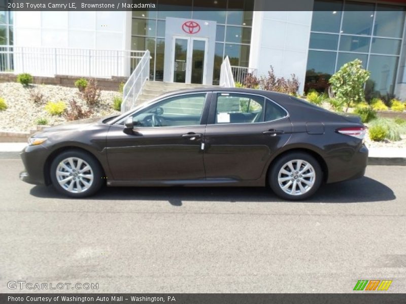 Brownstone / Macadamia 2018 Toyota Camry LE