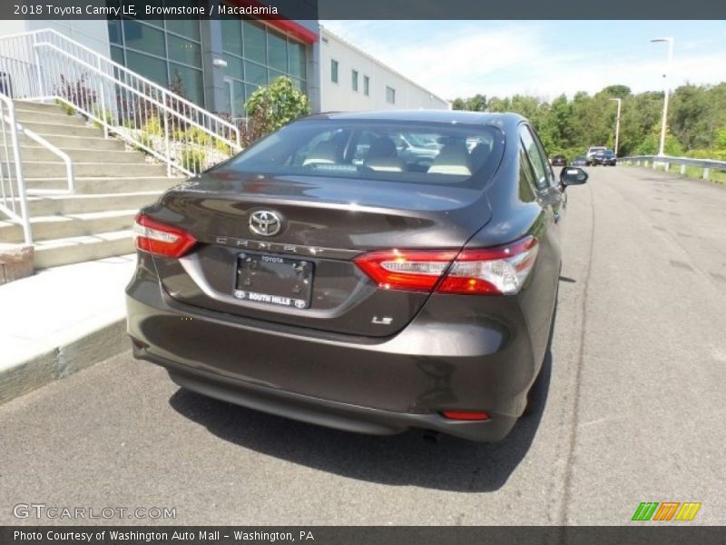 Brownstone / Macadamia 2018 Toyota Camry LE