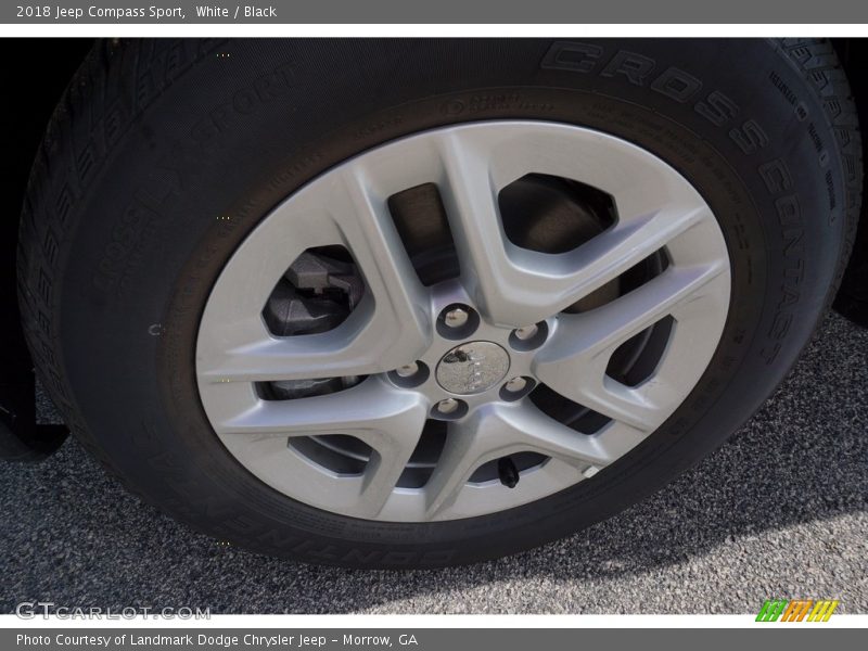 White / Black 2018 Jeep Compass Sport