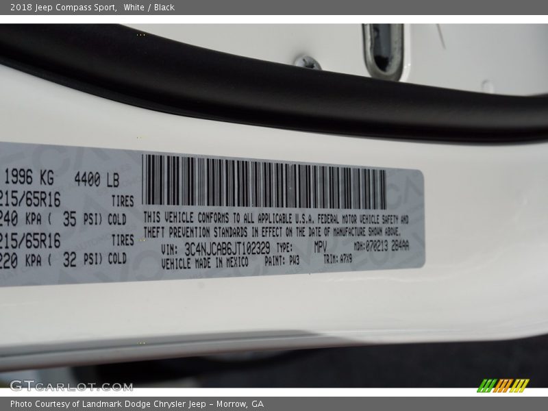 White / Black 2018 Jeep Compass Sport