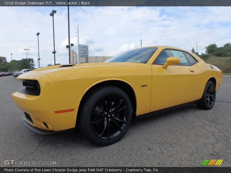 Yellow Jacket / Black 2018 Dodge Challenger R/T