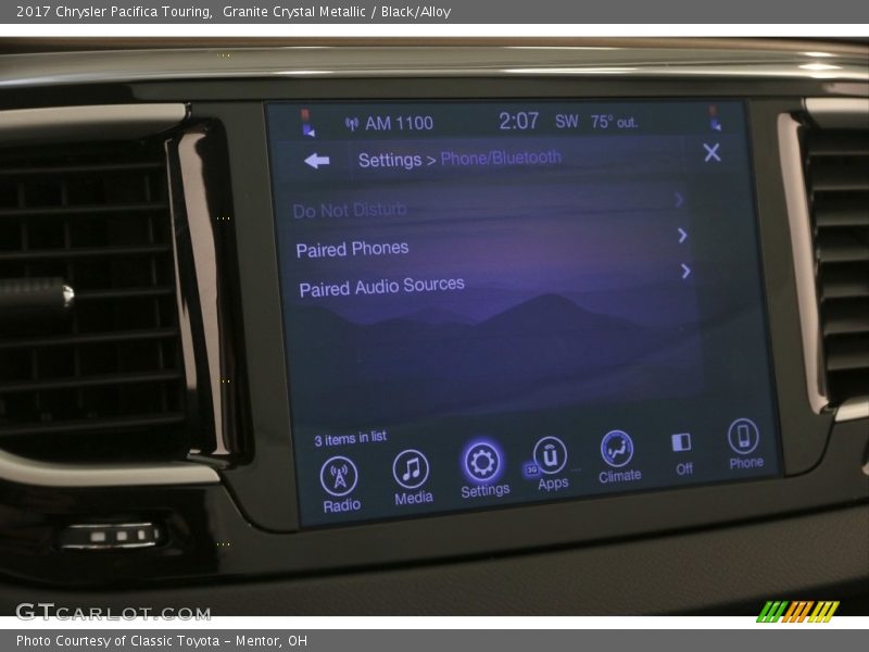 Granite Crystal Metallic / Black/Alloy 2017 Chrysler Pacifica Touring