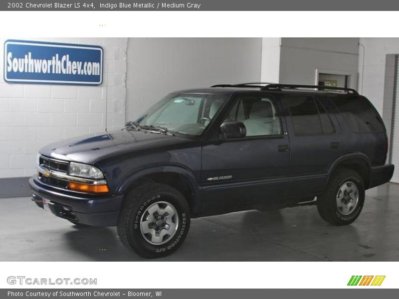 Indigo Blue Metallic / Medium Gray 2002 Chevrolet Blazer LS 4x4