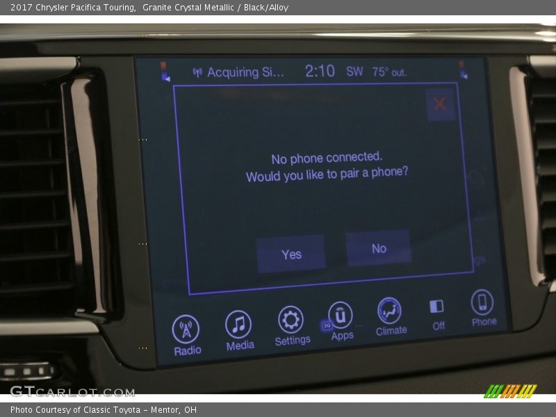 Granite Crystal Metallic / Black/Alloy 2017 Chrysler Pacifica Touring