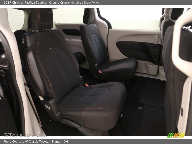 Granite Crystal Metallic / Black/Alloy 2017 Chrysler Pacifica Touring