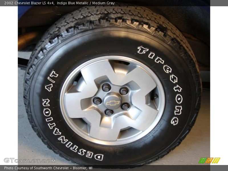 Indigo Blue Metallic / Medium Gray 2002 Chevrolet Blazer LS 4x4