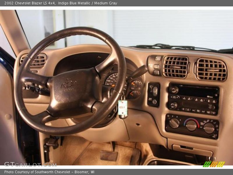 Indigo Blue Metallic / Medium Gray 2002 Chevrolet Blazer LS 4x4