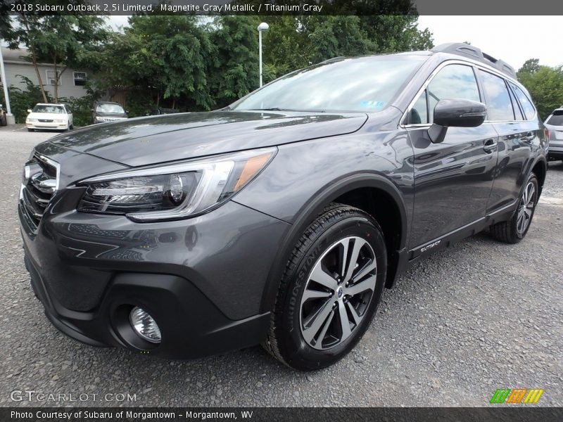 Front 3/4 View of 2018 Outback 2.5i Limited