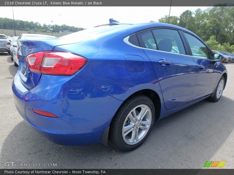 Kinetic Blue Metallic / Jet Black 2018 Chevrolet Cruze LT