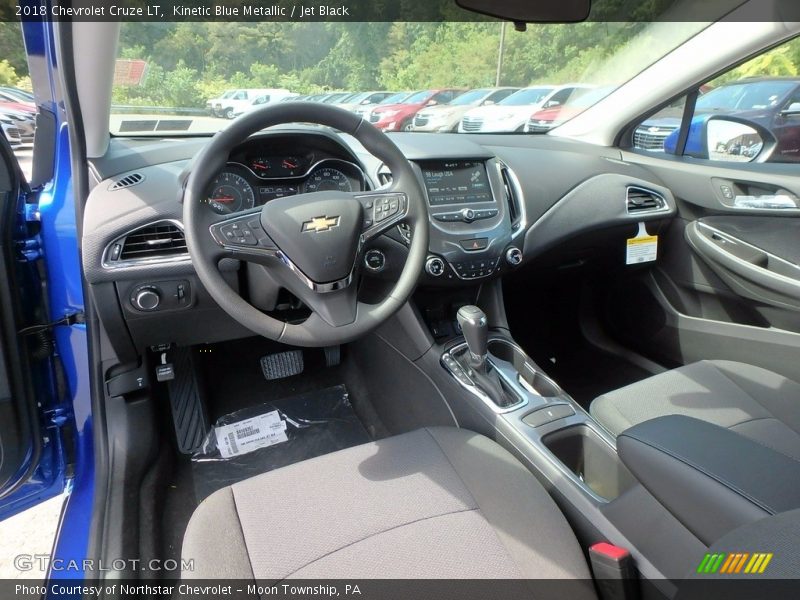 Kinetic Blue Metallic / Jet Black 2018 Chevrolet Cruze LT
