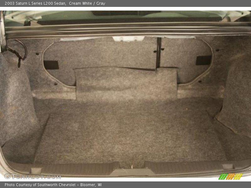 Cream White / Gray 2003 Saturn L Series L200 Sedan