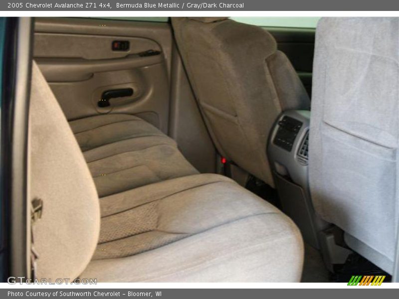 Bermuda Blue Metallic / Gray/Dark Charcoal 2005 Chevrolet Avalanche Z71 4x4