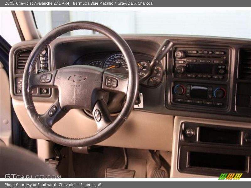 Bermuda Blue Metallic / Gray/Dark Charcoal 2005 Chevrolet Avalanche Z71 4x4
