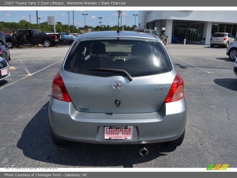 Meteorite Metallic / Dark Charcoal 2007 Toyota Yaris 3 Door Liftback