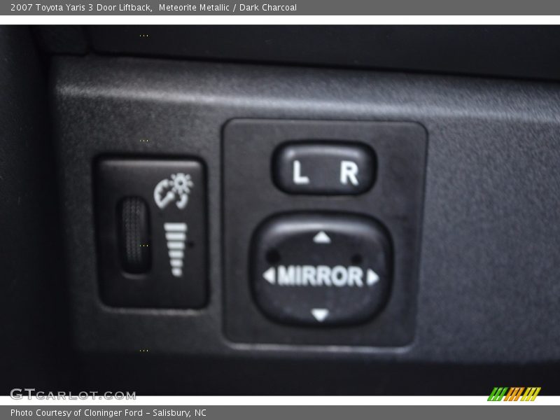 Meteorite Metallic / Dark Charcoal 2007 Toyota Yaris 3 Door Liftback