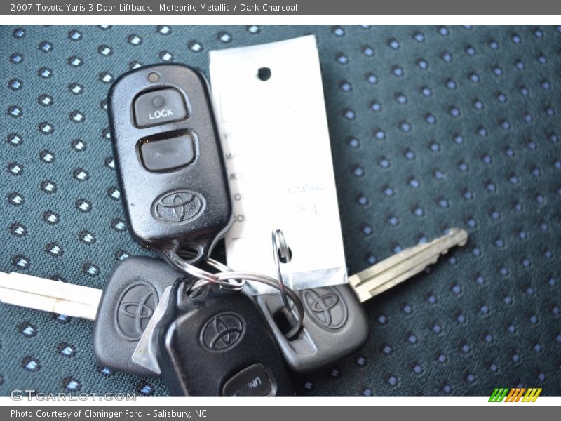 Meteorite Metallic / Dark Charcoal 2007 Toyota Yaris 3 Door Liftback