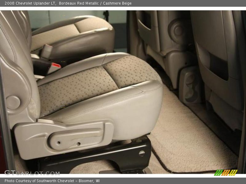 Bordeaux Red Metallic / Cashmere Beige 2008 Chevrolet Uplander LT