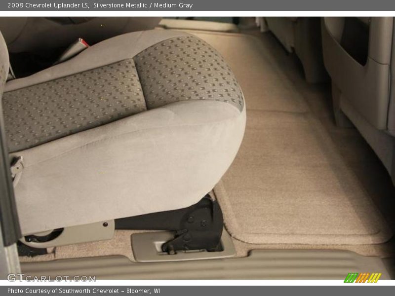 Silverstone Metallic / Medium Gray 2008 Chevrolet Uplander LS