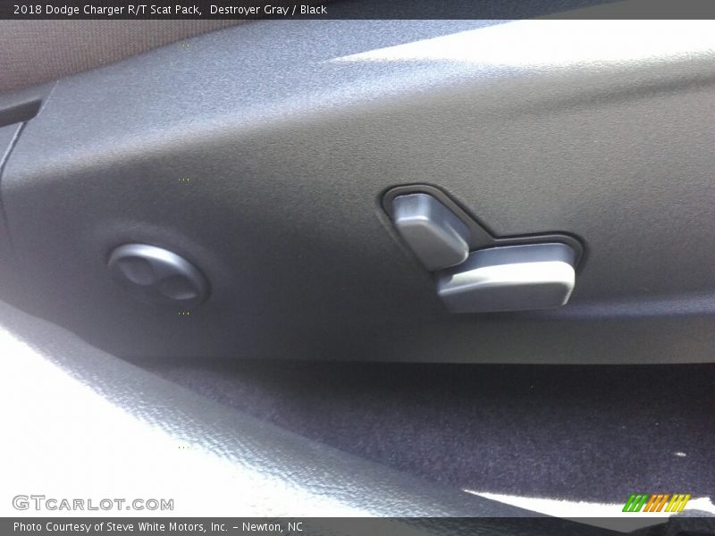 Destroyer Gray / Black 2018 Dodge Charger R/T Scat Pack