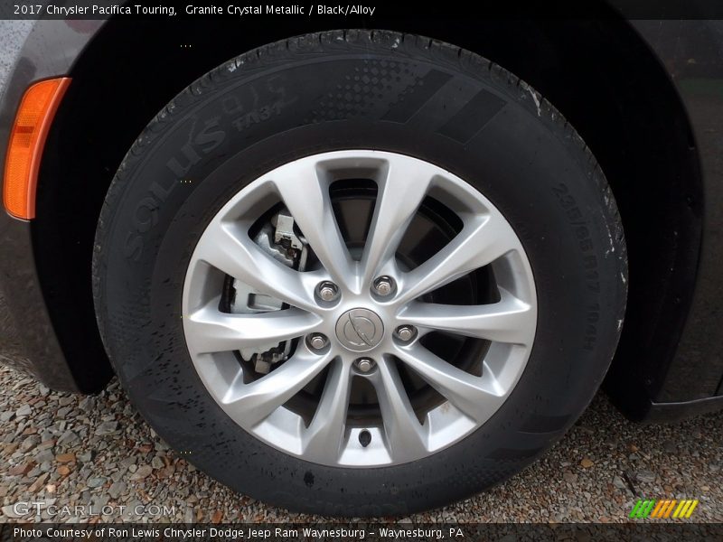Granite Crystal Metallic / Black/Alloy 2017 Chrysler Pacifica Touring