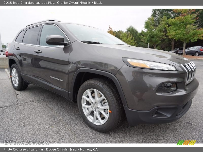 Front 3/4 View of 2018 Cherokee Latitude Plus